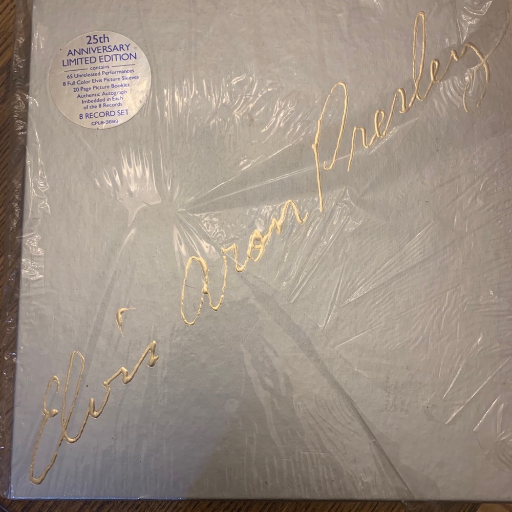Elvis 25th Anniversary Limited Edition Record Set